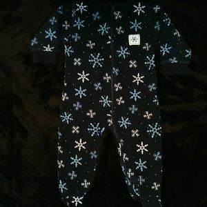 Baby snowflake onsie Free w/purchase